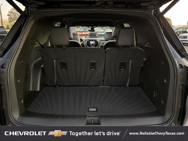 Used 2023 Chevrolet Traverse RS FWD image 35