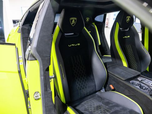 Used 2024 Lamborghini Urus Performante image 31