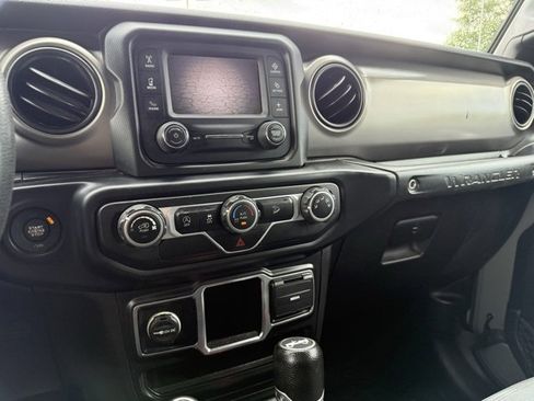 Used 2019 Jeep Wrangler Unlimited Sport image 20