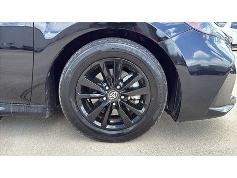 Used 2025 Toyota Camry LE FWD image 34