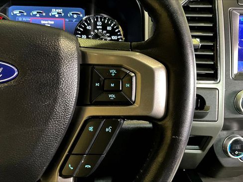 Used 2021 Ford Expedition XLT image 12