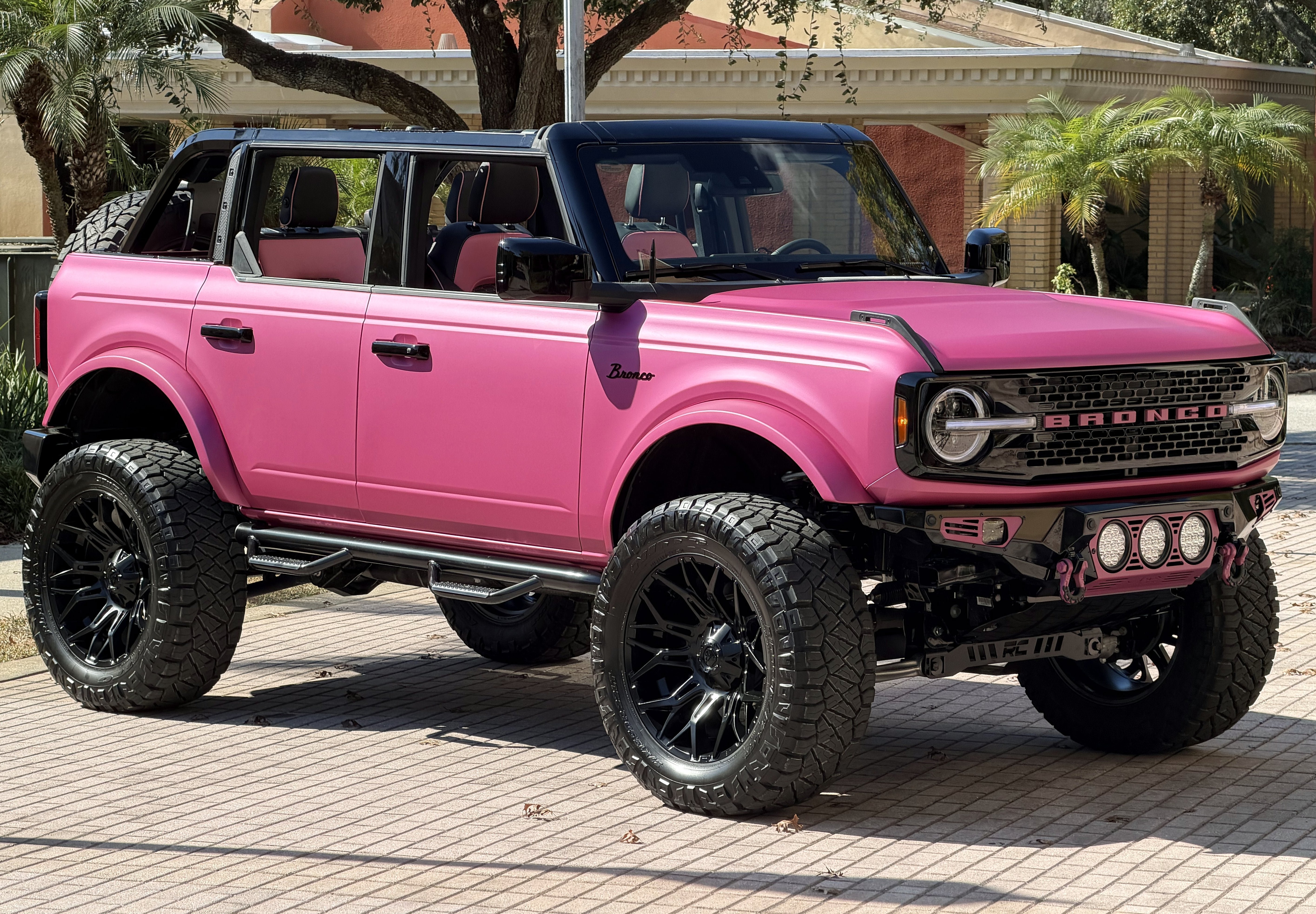 Used 2025 Ford Bronco Outer Banks AWD/4WD image 14