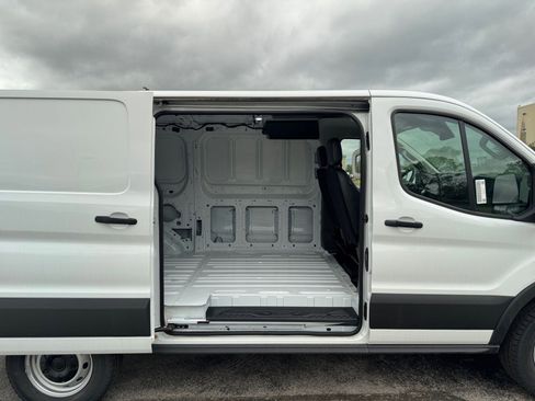 Used 2024 Ford Transit 250 Low Roof RWD image 18