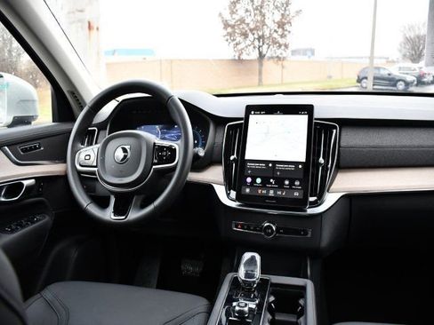 Certified 2025 Volvo XC90 B6 Plus image 16