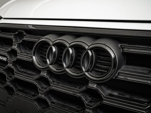 Certified 2024 Audi Q5 2.0T Premium w/ Summer of Audi Package image 3