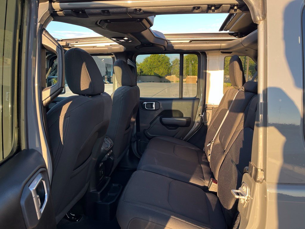 Used 2023 Jeep Wrangler Unlimited w/ Sun & Screen Package AWD/4WD image 18