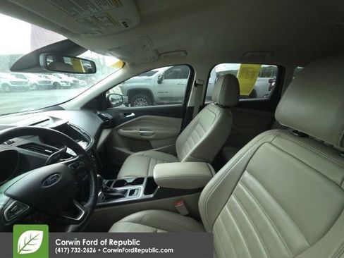 Used 2017 Ford Escape Titanium w/ Equipment Group 301A AWD/4WD image 9