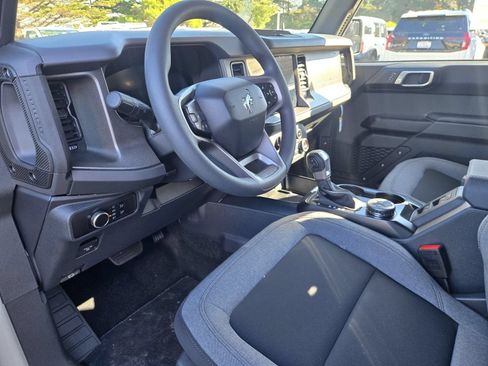 New 2025 Ford Bronco 4-Door AWD/4WD image 17