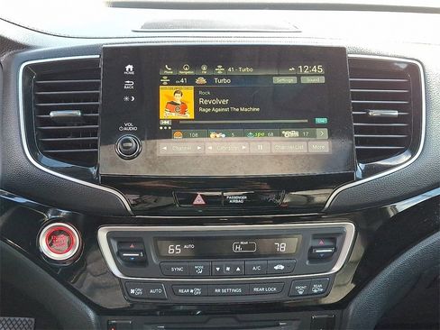 Used 2019 Honda Pilot Touring image 17