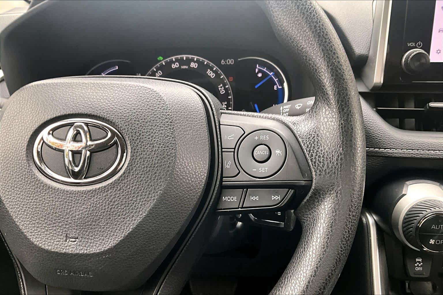 Used 2024 Toyota RAV4 LE AWD/4WD image 24