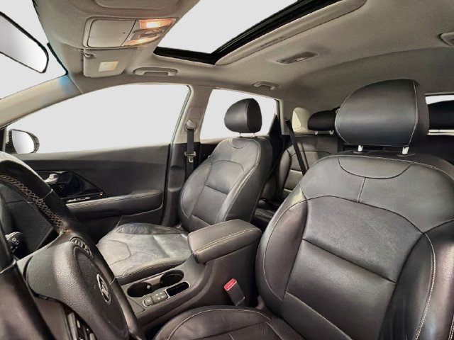 Used 2017 Kia Niro Touring FWD image 21