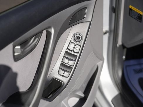 Used 2015 Hyundai Elantra SE w/ Option Group 02 image 28