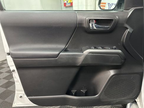 Used 2023 Toyota Tacoma TRD Off-Road w/ Black Out Package (TMS) image 17