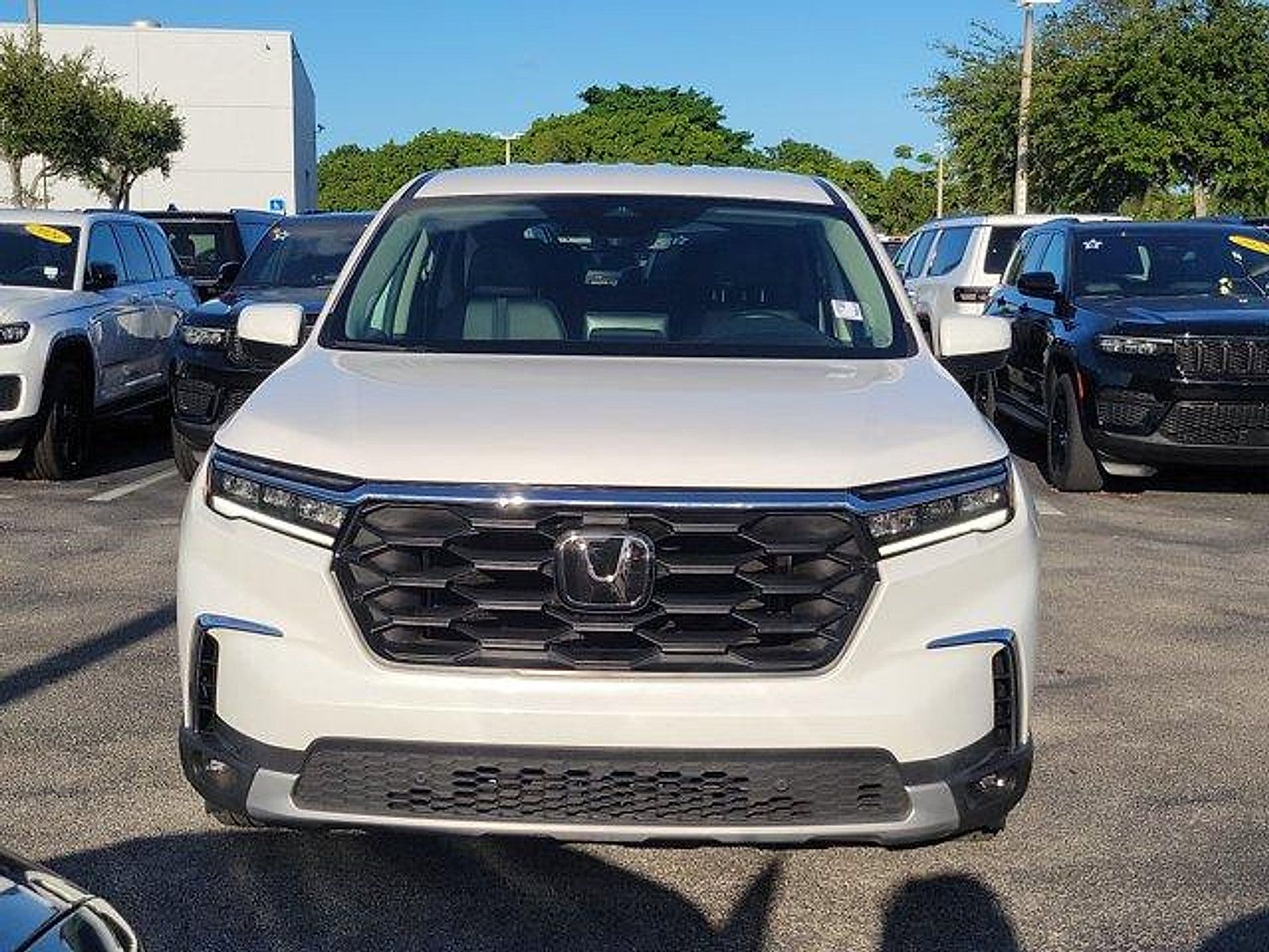 Used 2024 Honda Pilot EX-L image 2
