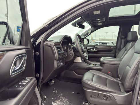 Certified 2023 Chevrolet Suburban Z71 w/ Luxury Package image 10