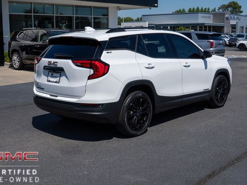 Used 2021 GMC Terrain SLT w/ Infotainment Package II FWD image 3