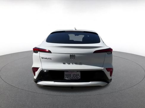 Used 2025 Buick Envista Sport Touring image 12