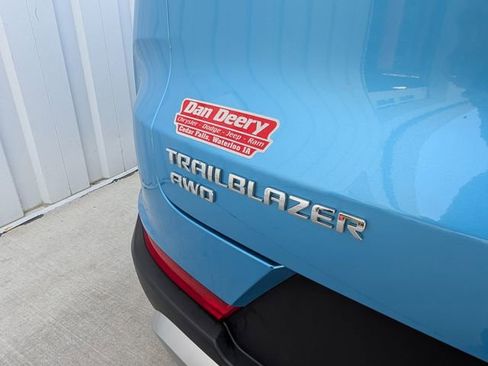 Used 2025 Chevrolet TrailBlazer LT AWD/4WD image 25