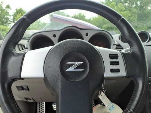 Used 2004 Nissan 350Z Touring RWD image 24
