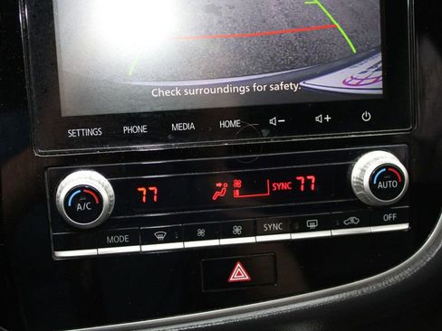 Used 2020 Mitsubishi Outlander LE image 28