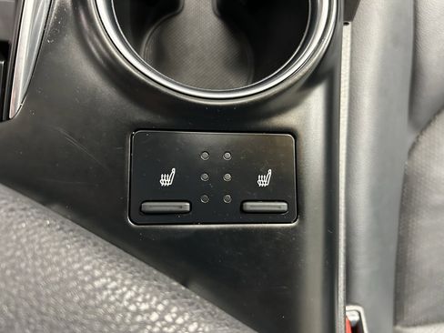 Used 2019 Toyota Camry XSE image 13