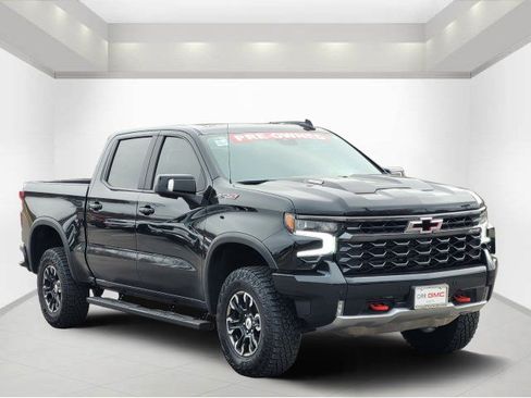 Used 2025 Chevrolet Silverado 1500 ZR2 w/ Technology Package image 1