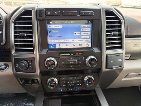 Used 2019 Ford F350 Limited AWD/4WD image 31