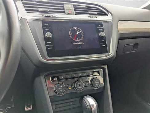 Used 2021 Volkswagen Tiguan SE R-Line image 15