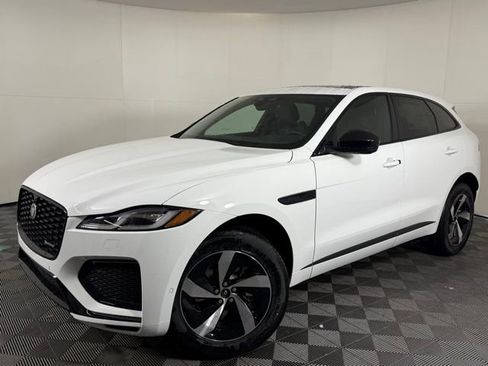 Used 2025 Jaguar F-PACE R-Dynamic S image 2