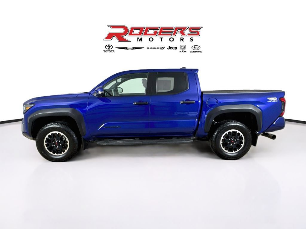 Used 2024 Toyota Tacoma TRD Off-Road w/ TRD Off Road Premium Package AWD/4WD image 9