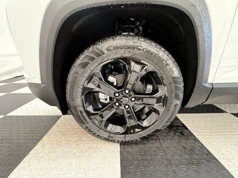 New 2026 Chevrolet Equinox LT w/ Midnight Edition AWD/4WD image 9