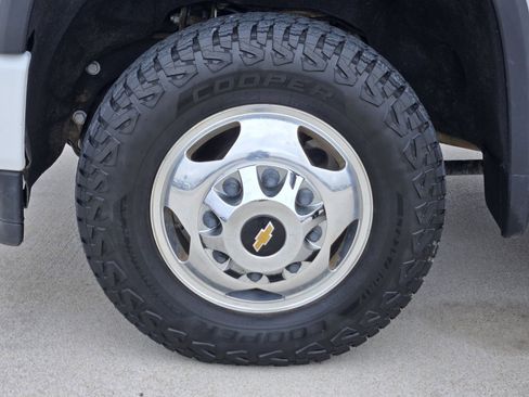 Used 2023 Chevrolet Silverado 3500 High Country w/ Technology Package image 13