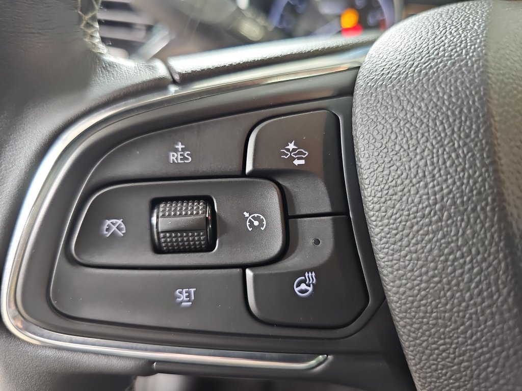 Used 2022 Buick Encore GX Essence w/ Experience Buick Package AWD/4WD image 22