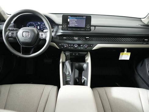 Certified 2025 Honda Accord SE image 10