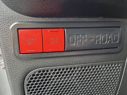 Used 2017 Jeep Wrangler Unlimited Rubicon image 9