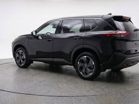 Used 2025 Nissan Rogue SV AWD/4WD image 6