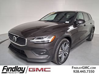 Used 2025 Volvo V60 B5 Cross Country Plus AWD/4WD video 1