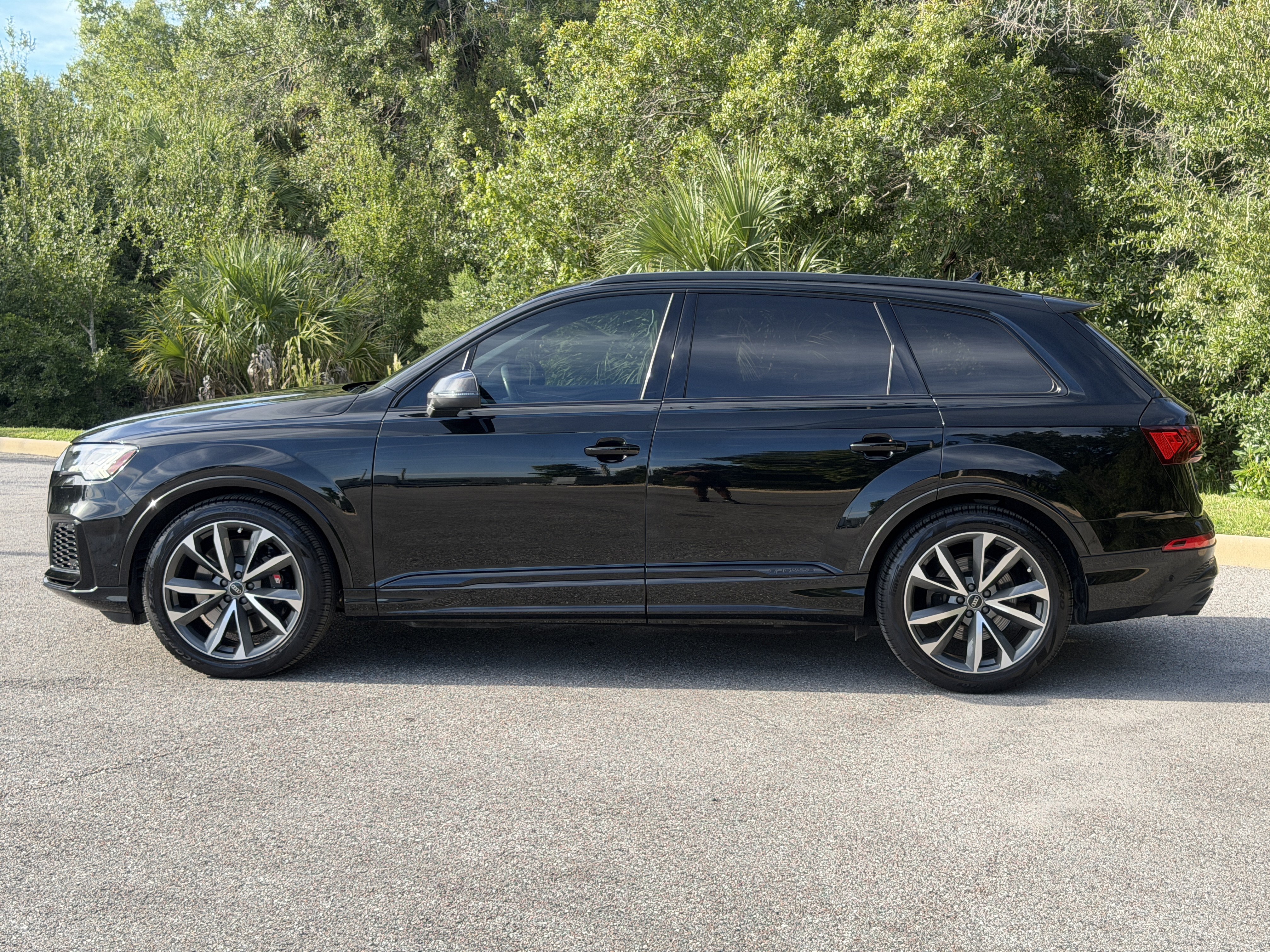 Used 2023 Audi SQ7 Prestige AWD/4WD image 4