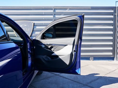 Used 2026 BMW M5 w/ Executive Package image 24