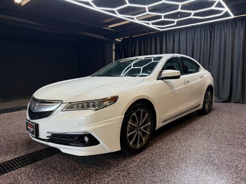 Used 2017 Acura TLX V6 SH-AWD w/ Advance Package image 3