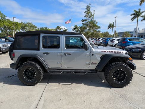 Used 2020 Jeep Wrangler Unlimited Rubicon w/ Dual Top Group AWD/4WD image 3