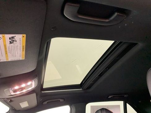 Used 2022 Mercedes-Benz GLE 350 4MATIC w/ Premium Package image 29