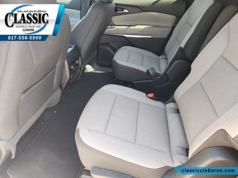 Used 2026 Chevrolet Traverse LT w/ Driver Confidence Package FWD image 28