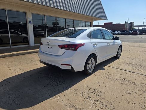 Used 2021 Hyundai Accent SE FWD image 8