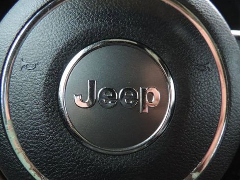 Used 2017 Jeep Wrangler Unlimited Rubicon w/ Connectivity Group image 34