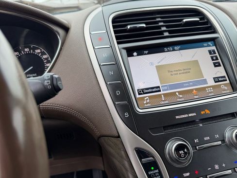 Used 2018 Lincoln MKX Reserve w/ Lincoln MKX Climate Package image 21