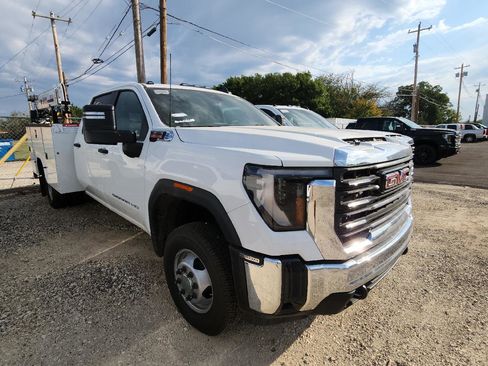 New 2024 GMC Sierra 3500 Pro w/ Convenience Package image 4
