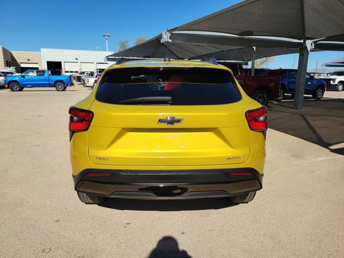 Used 2024 Chevrolet Trax ACTIV w/ Sunroof Package image 5