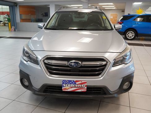 Used 2018 Subaru Outback 3.6R Limited AWD/4WD image 18