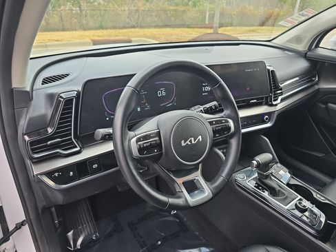 Used 2024 Kia Sportage EX image 15